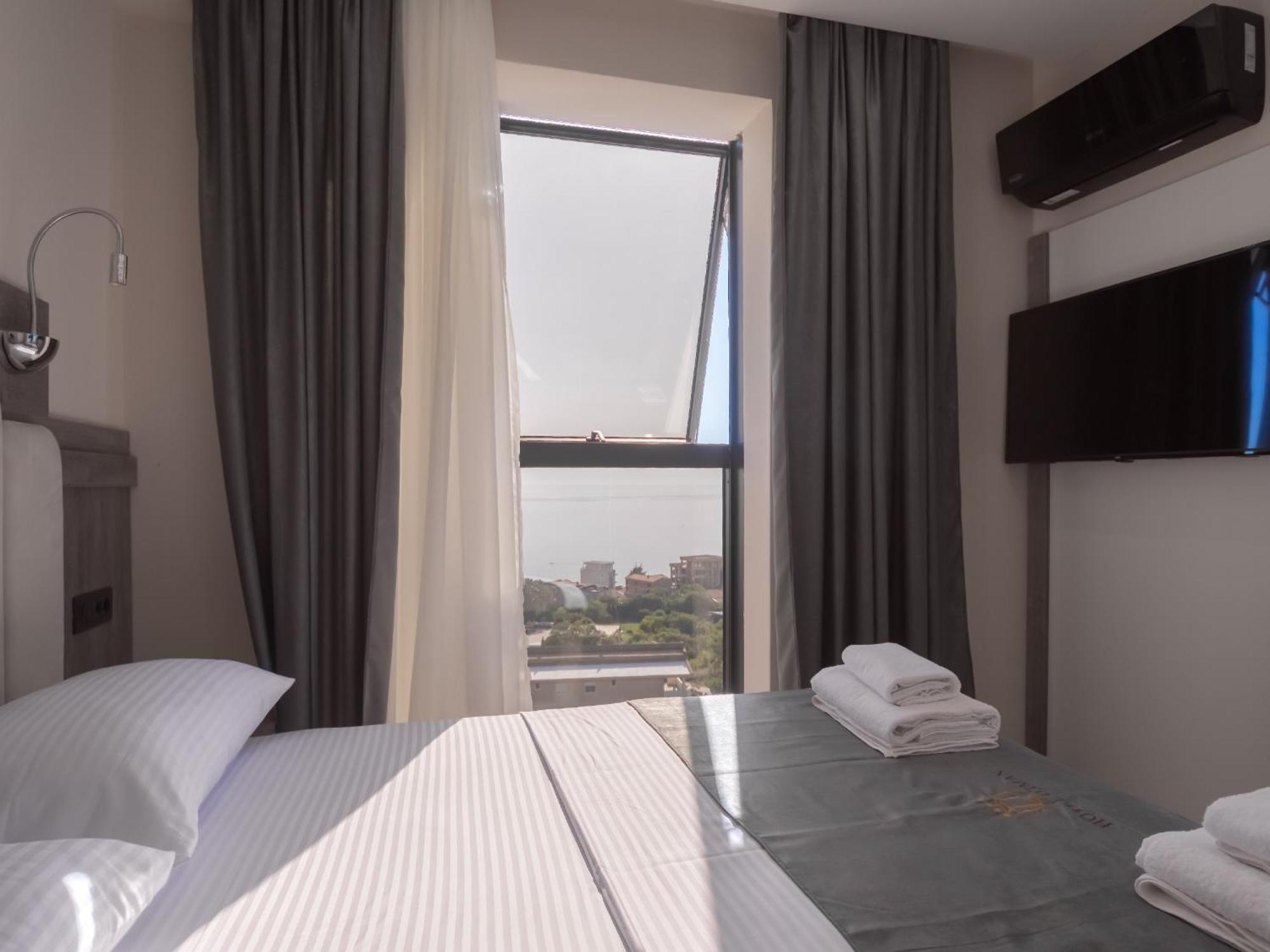 Hotel Diman دوبرا فوفا المظهر الخارجي الصورة