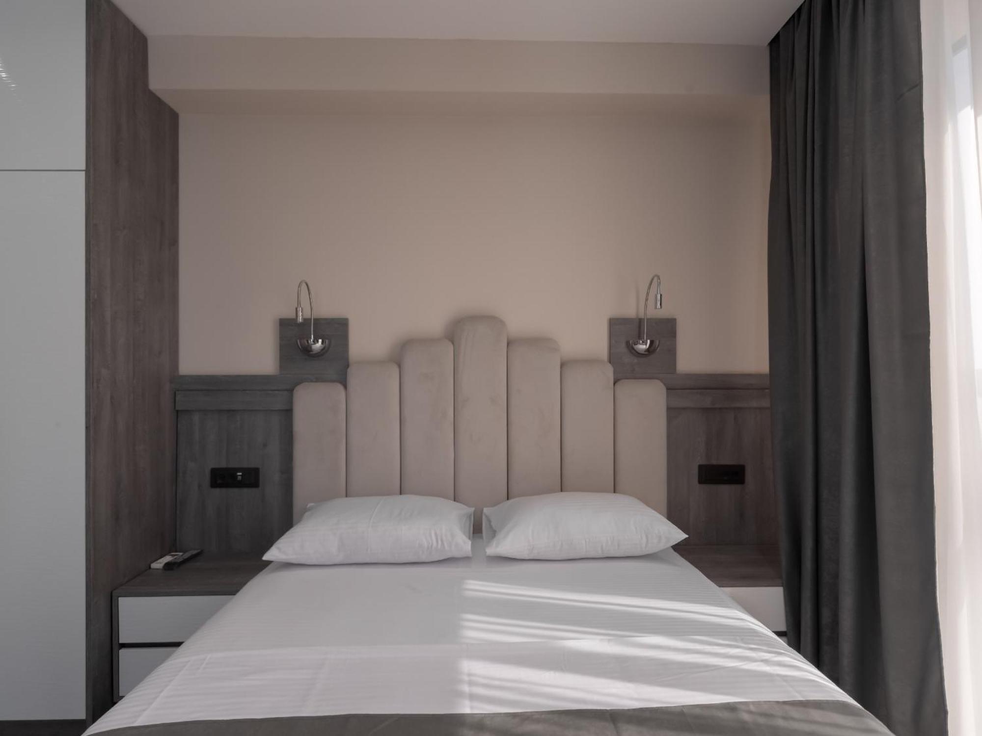 Hotel Diman دوبرا فوفا المظهر الخارجي الصورة