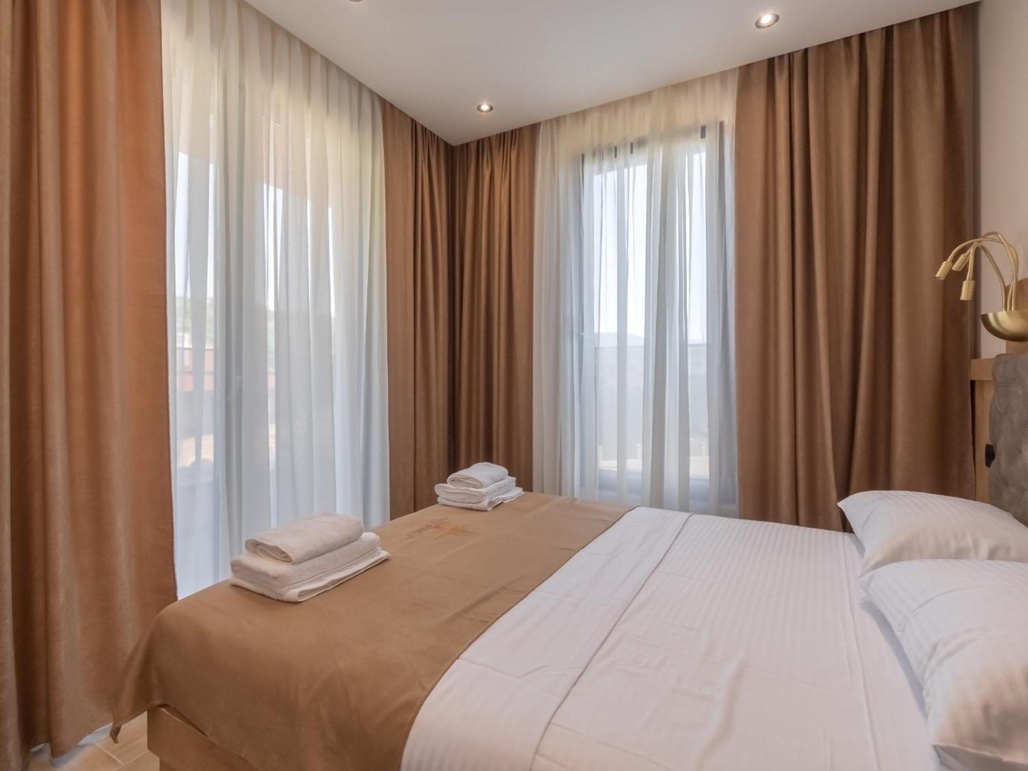Hotel Diman دوبرا فوفا المظهر الخارجي الصورة